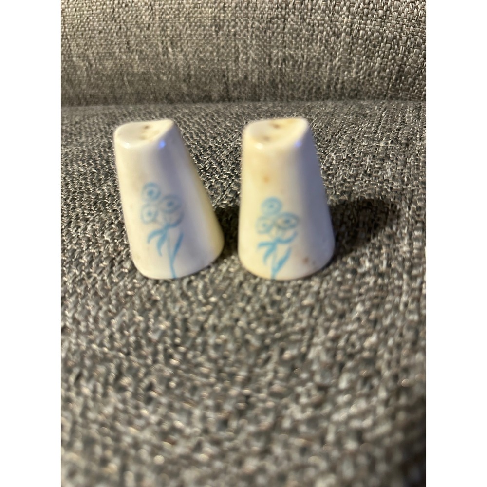 Vintage Ceramic Salt and Pepper Shakers Blue Floral Design Kitchen Decor GUC‎